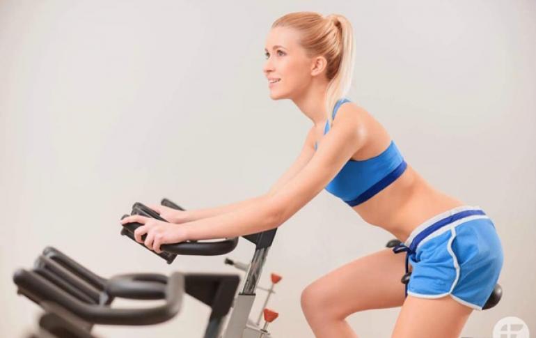 Эффективное использование велотренажера для похудения в домашних условиях Как правильно крутить велотренажер чтобы похудеть