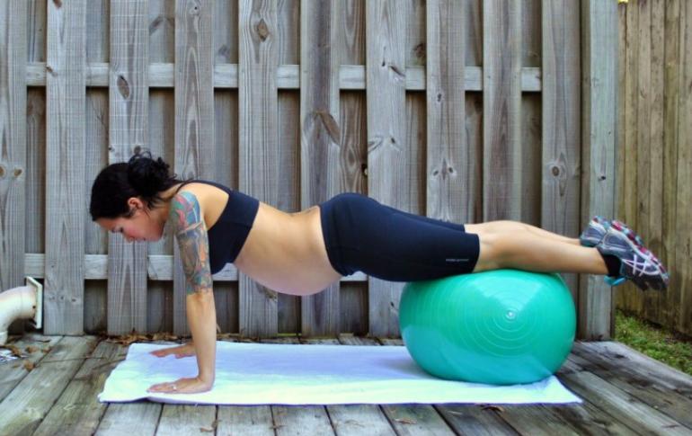 Комплекс упражнений на фитболе для беременных